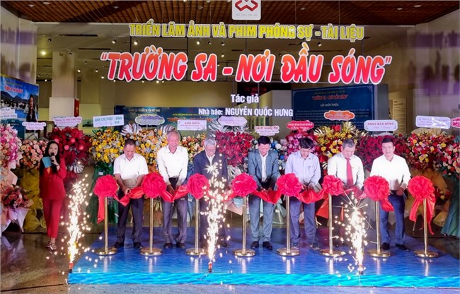 Đắk Lắk: Đa dạng cách thức tuyên truyền, bồi dưỡng tình yêu biển đảo (28/02/2024)